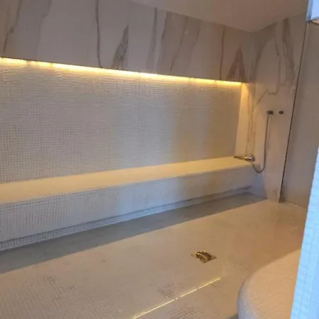 Azizi Pool & Piscina Incalzita * Năvodari