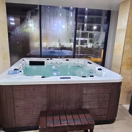 Apartment Azizi Pool & Piscina Incalzita *