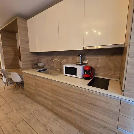 Apartment Azizi Pool & Piscina Incalzita *