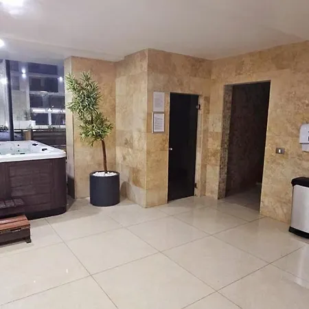 Azizi Pool&spa Piscina Incalzita * Năvodari