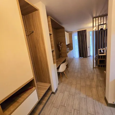 Apartment Azizi Pool & Piscina Incalzita