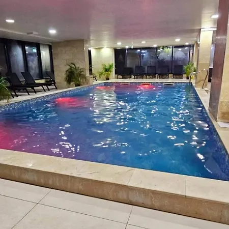 Azizi Pool & Piscina Incalzita * Năvodari