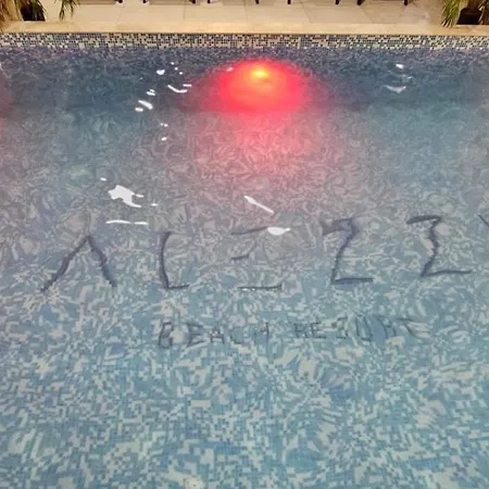 Azizi Pool & Piscina Incalzita Apartment