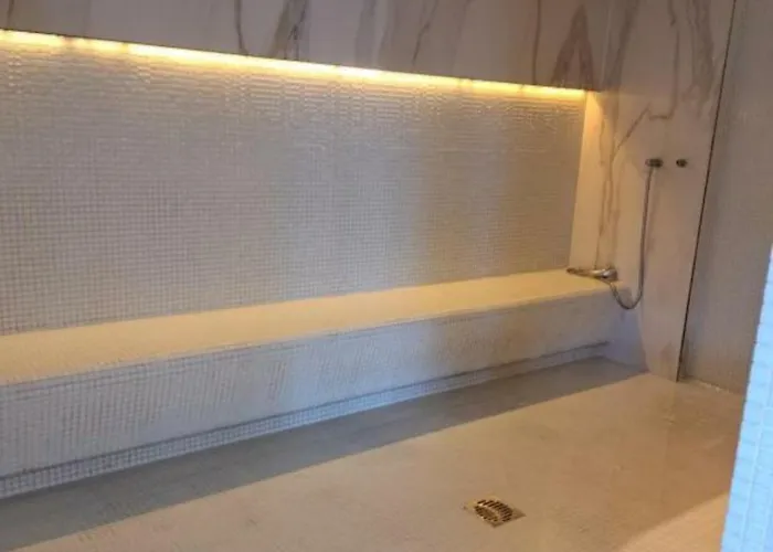 Azizi Pool&spa Piscina Incalzita * Năvodari