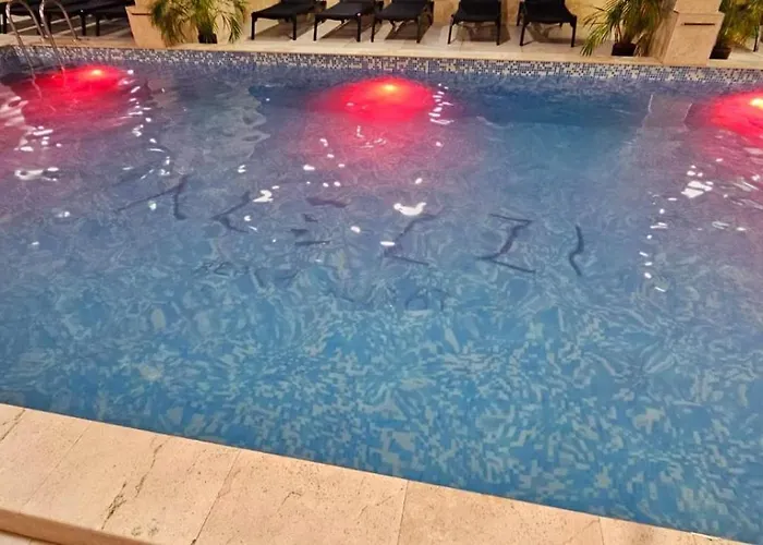 Azizi Pool&spa Piscina Incalzita Appartamento *