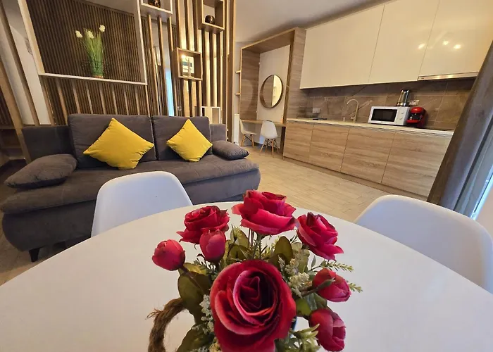 Azizi Pool&spa Piscina Incalzita *