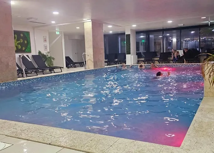 Azizi Pool&spa Piscina Incalzita Năvodari